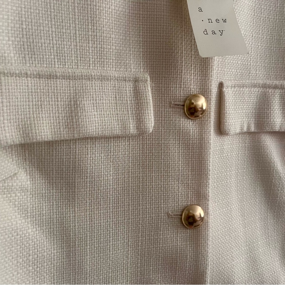 a new day Women's Cream Blazer with Gold Buttons Sz L - Picture 3 of 6